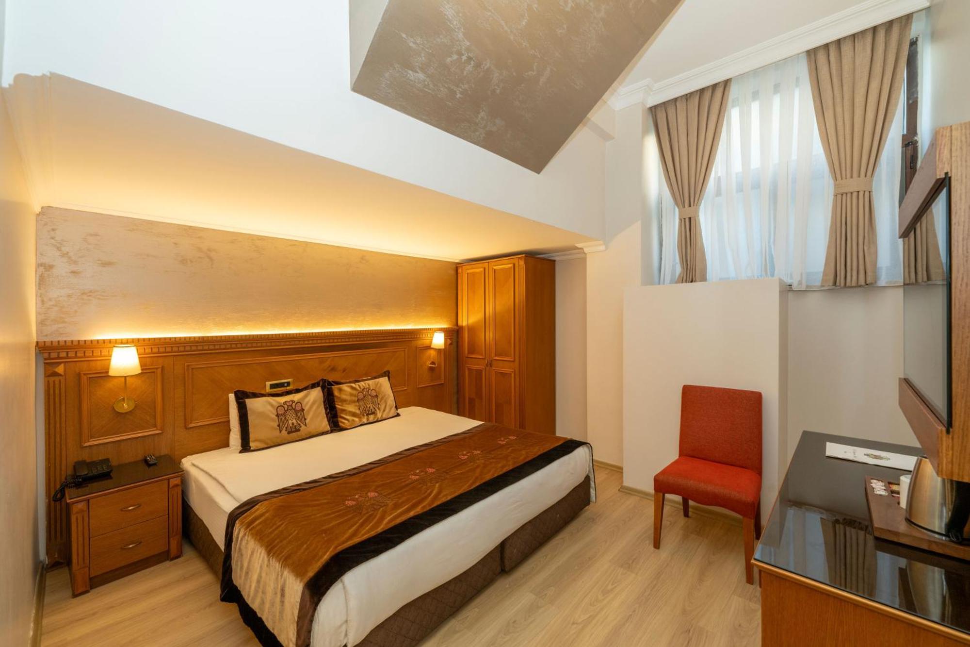 The Byzantium & Hotel Stambuł